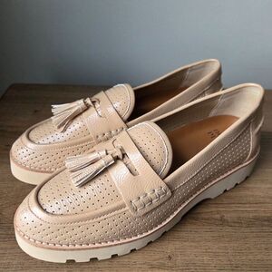 NEW W/O BOX DONALD PLINER TAN LEATHER PERFORATED HARLEM TASSEL LOAFERS 9 WMNS